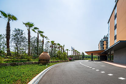 停車場有電動汽車受電設備