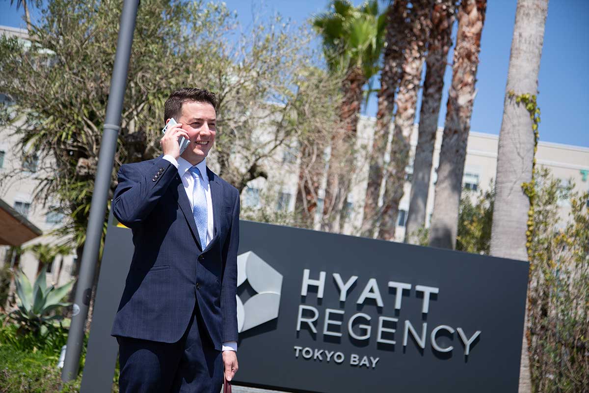 向東京的客戶企業打招呼