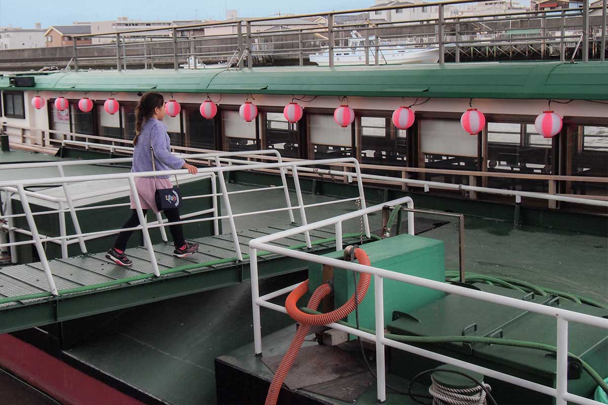 向屋形船碼頭出發